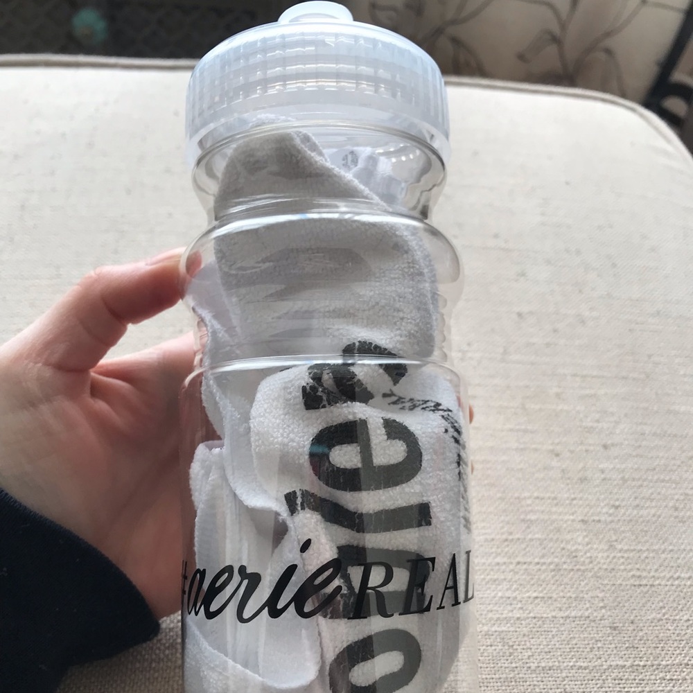 Aerie Water bottle w/ matching Face Towel